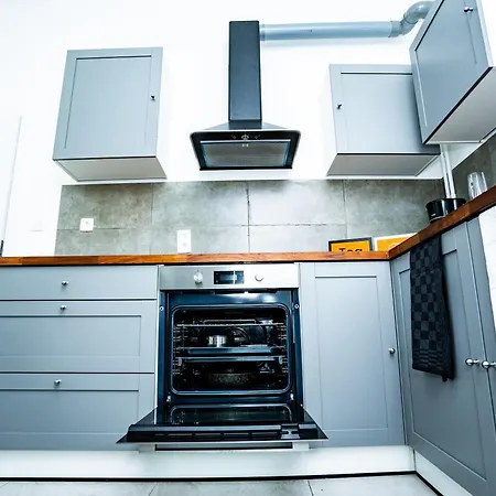 R0 Avec Salle De Bain Partagee Pres De L'hopital De La Citadelle A