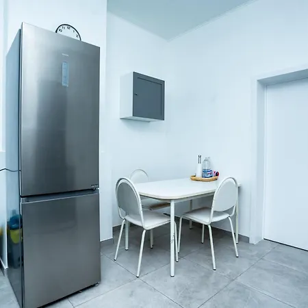 R0 Avec Salle De Bain Partagée Près De L'hôpital De La Citadelle à