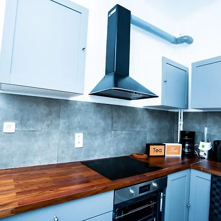 Homestay R0 Avec Salle De Bain Partagee Pres De L'hopital De La Citadelle A Liege