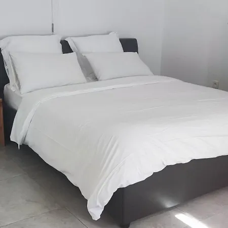 Homestay R0 Avec Salle De Bain Partagee Pres De L'hopital De La Citadelle A