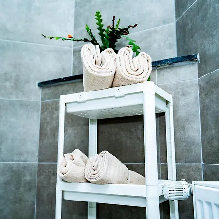 R0 Avec Salle De Bain Partagee Pres De L'hopital De La Citadelle A * Liège