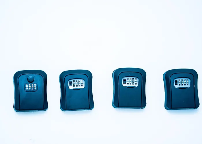 R0 Avec Salle De Bain Partagee Pres De L'hopital De La Citadelle A *