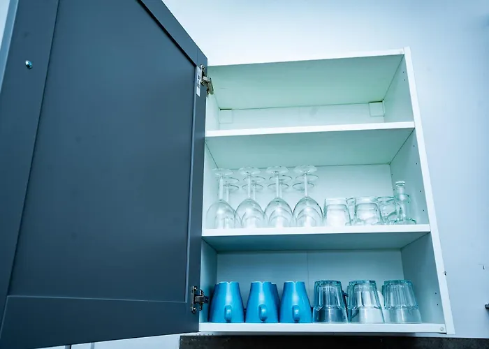 R0 Avec Salle De Bain Partagee Pres De L'hopital De La Citadelle A *