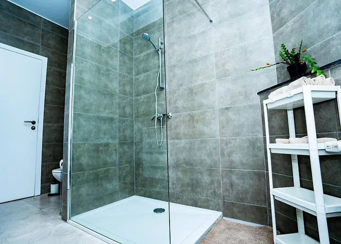 Проживание в семье R0 Avec Salle De Bain Partagee Pres De L'hopital De La Citadelle A